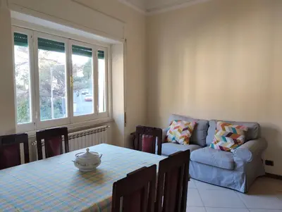 Area soggiorno di La casa sul ponte: spacious apartment in Zoagli