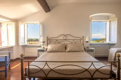 Area soggiorno di 164- Villa della Marchesa - Giardino e Piscina a pochi minuti dal centro di Sestri Levante