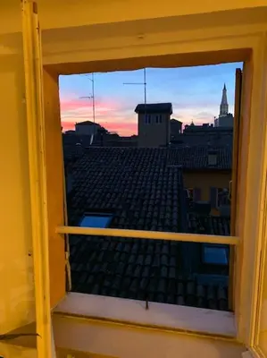 Alba o tramonto visti dall'interno dell'appartamento o dai dintorni