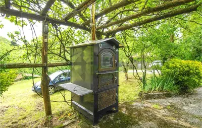 Giardino di Lovely Home In Codivara With Wifi