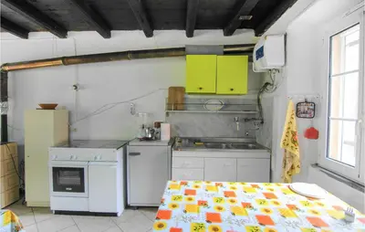 Cucina o angolo cottura di Amazing Apartment In Codivara With Wifi