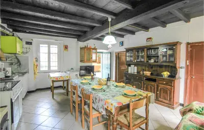 Cucina o angolo cottura di Amazing Apartment In Codivara With Wifi
