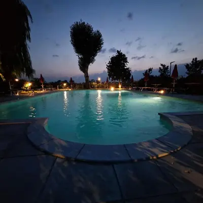 Piscina di La Corte San Lorenzo o nelle vicinanze