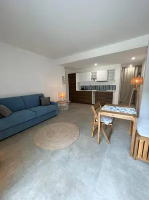Cucina o angolo cottura di Villino Aranci Nuovo monolocale in centro