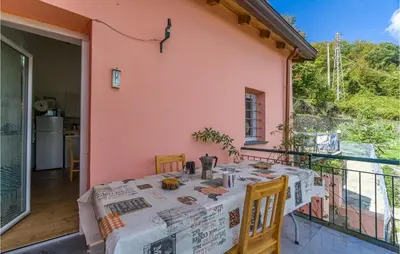 Balcone o terrazza di 2 Bedroom Lovely Home In Tribogna
