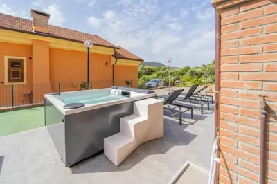 Attrezzature per ping pong presso 044b - Villetta Moderna 01-24D con VASCA IDROMASSAGGIO in giardino, solo 15 minuti dal Mare e Spiaggia - Posto Auto GRATUITO o nelle vicinanze