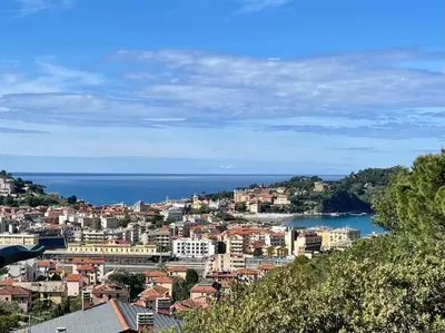 Paesaggio naturale nelle vicinanze della villa