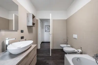 Bagno di Ospedale Baggiovara - Guerrilla Art House