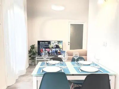 Cucina o angolo cottura di SUITE Celeste - 2 Bagni e 2 Camere da Letto