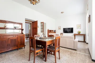 TV o dispositivi per l'intrattenimento presso JOIVY Sunny flat near the beach
