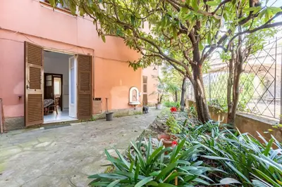 Giardino di JOIVY Sunny flat near the beach