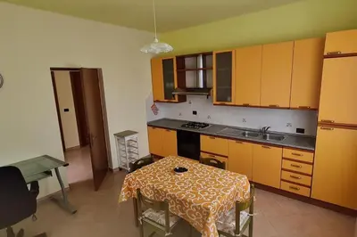 Cucina o angolo cottura di Wayne's house, a short walk to the waterfalls