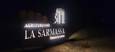 Certificato, attestato, insegna o altro documento esposto da La Sarmassa