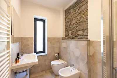 Bagno di Villa Antonietta Toscana Lunigiana piscina privata