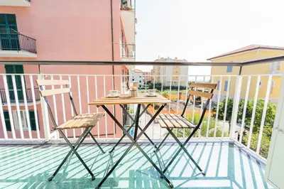 Balcone o terrazza di 194 - A casa di Andrea, Cavi di Lavagna a soli 80metri dal mare - PARCHEGGIO PRIVATO SOLO PER AUTO DI DIMENSIONI RIDOTTE O MOTO