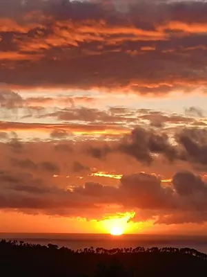 Alba o tramonto visti dall'interno della casa vacanze o dai dintorni