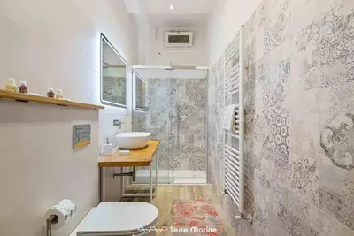 Bagno di XX di Mare, Terre Marine