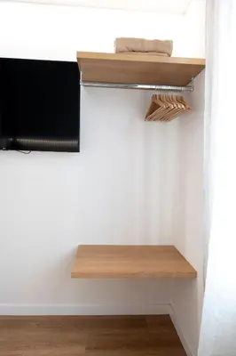 TV o dispositivi per l'intrattenimento presso 224 - Ma & Ma Luxury Apartment, 500metri da mare e spiaggia, vicino alla Baia del Silenzio - PARCHEGGIO GRATIS PRIVATO INCLUSO