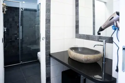 Bagno di 020 - Casa Levante - CENTRO città, Carruggio e Mare BAIA DEL SILENZIO a 500 m