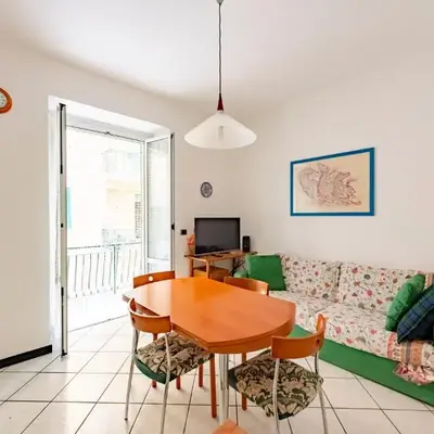 JOIVY Cosy flat with parking in Chiavari