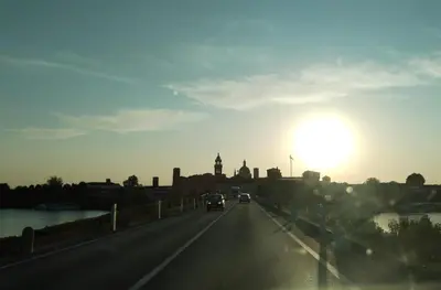 Alba o tramonto visti dall'interno dell'appartamento o dai dintorni