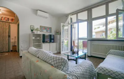 TV o dispositivi per l'intrattenimento presso 2 Bedroom Awesome Apartment In Rapallo