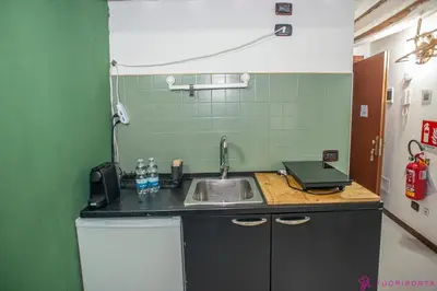 Cucina o angolo cottura di FuoriPorta Affitti Brevi - Monolocale Emanuele 5