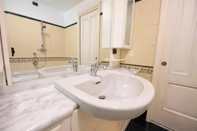 Bagno di 236 - Casa Corso Colombo - Centro Storico, Mare e spiaggia a 200m - PARCHEGGIO GRATIS INCLUSO