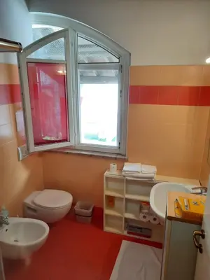Bagno di Silenzioso, posto auto, 2km da Lodi, 30 km da Milano