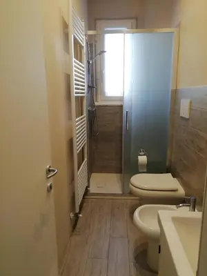 Bagno di Delizioso trilocale Lodi città