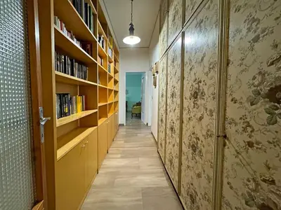 Biblioteca nell'appartamento