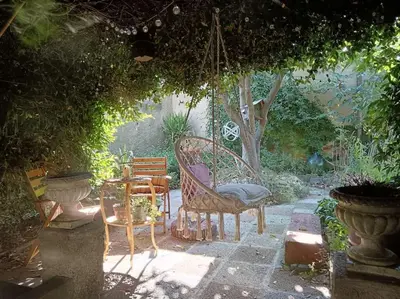 Giardino di Casa Artemisia lungo il fiume con giardino privato