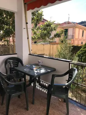 Balcone o terrazza di Three rooms close to the sea and services
