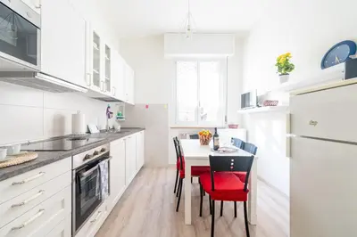 Cucina o angolo cottura di GuestHost - Oltretorrente Ospedale Apartment