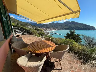 Paesaggio naturale nelle vicinanze della villa