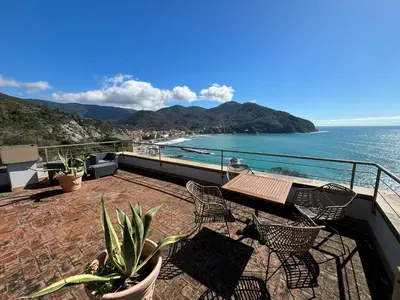 Paesaggio naturale nelle vicinanze della villa