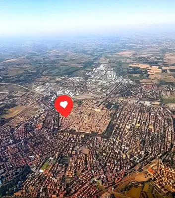 Vista generica su Modena o vista sulla città dall'interno dell'appartamento