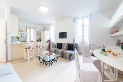 Cucina o angolo cottura di GuestHost - Teatro Regio Exclusive Apartment