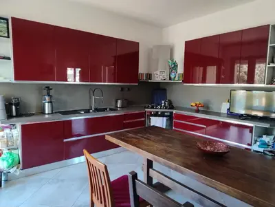 Cucina o angolo cottura di 5 Terre Italian Delight Red