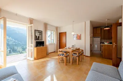 Cucina o angolo cottura di Peaceful Apartment In Deiva Marina - Happy Rentals