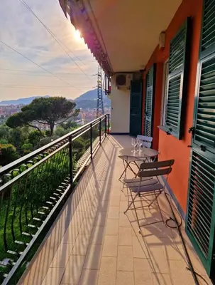 Balcone o terrazza di [10 min. dalla spiaggia] Double Suite nel verde