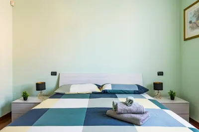 Letto o letti in una camera di Jacuzzi Apartment in Italian Villa, Wi-Fi & Garden Sassuolo - Maranello