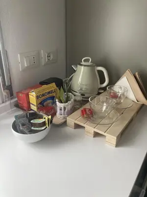 Set per la preparazione di tè e caffè presso B&B Gardenia