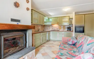 Cucina o angolo cottura di 3 Bedroom Nice Home In Fivizzano