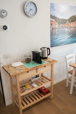 Set per la preparazione di tè e caffè presso BnBina2: nel centro di Chiavari