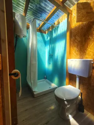 Bagno di La Tana nel bosco di Casa Amilton