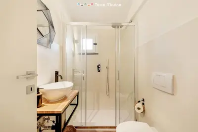 Bagno di Reborn House, TerreMarine