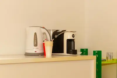 Set per la preparazione di tè e caffè presso Il ristoro di Hemingway
