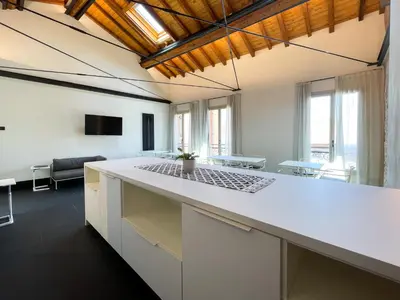 TV o dispositivi per l'intrattenimento presso Canalchiaro 13
