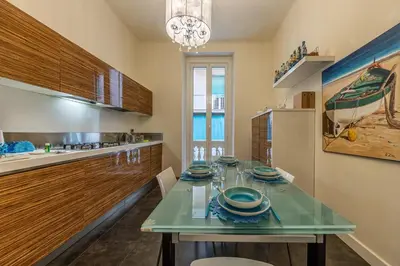 Cucina o angolo cottura di RAPALLO BEACH HOUSE A due passi dal mare
